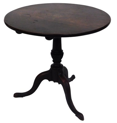 Lot 541 - A George III mahogany circular tilt top...