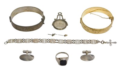 Lot 442 - A group of silver and other costume...