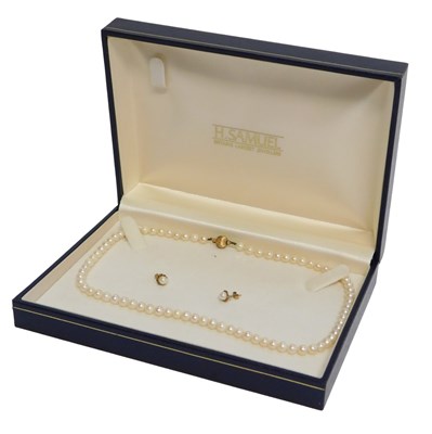 Lot 446 - A single strand cultured pearl necklace and...