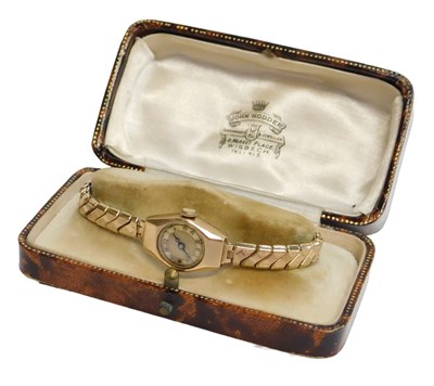 Lot 423 - A 9ct gold cased lady's wristwatch, with a...