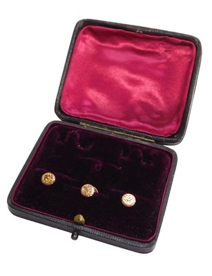 Lot 429 - Three 9ct gold collar studs, 1.9g, boxed.