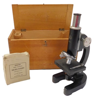 Lot 528 - A HOC student's microscope, 900X, 24.5cm high,...