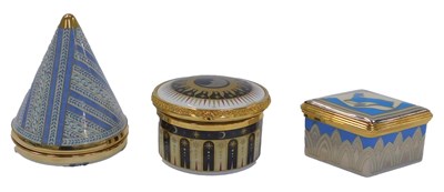 Lot 545 - A Wedgwood Hidden Treasures porcelain Bayeux...