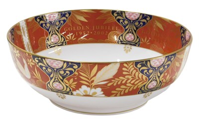 Lot 569 - A Royal Worcester Queen Elizabeth II Golden...