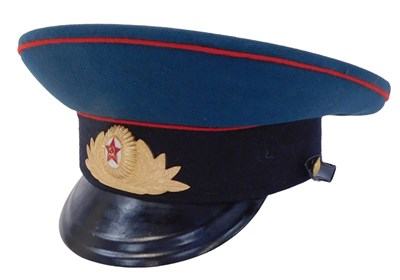 Lot 521 - A Soviet Union officer's cap.