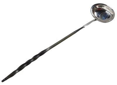 Lot 605 - A George III silver toddy ladle, the bowl...