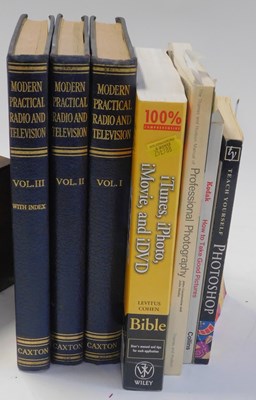 Lot 2005 - Books relating to photography, including Teach...