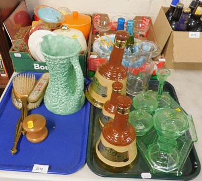 Lot 2012 - A group of ceramics and glassware, including a...