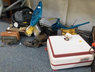 Lot 2018 - Miscellaneous items, including a valve with...