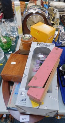 Lot 2049 - A group of household wares, including a Smiths...