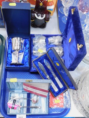 Lot 2051 - A group of metalwares and tablewares,...