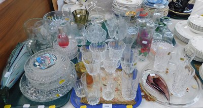 Lot 2058 - A group of glassware, including cut glasswares,...