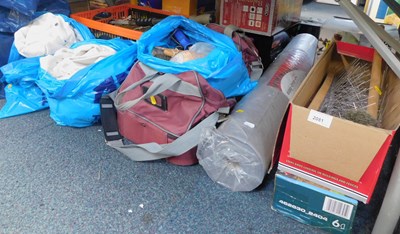 Lot 2081 - A large roll of easy trim, various pigeon...