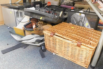 Lot 2083 - A Black & Decker Sandstorm sander, boxed, a...