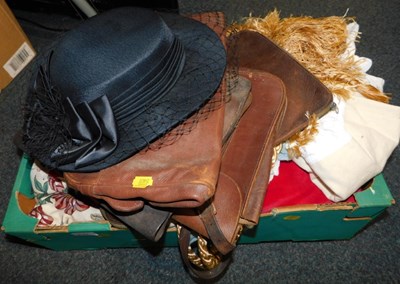 Lot 2141 - Various textiles, handbags and hats, etc. (1 box)