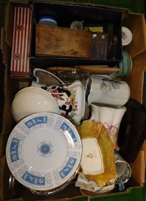 Lot 2157 - A group of ceramics and household wares,...