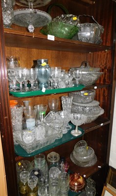 Lot 2212 - A group of glassware, including cake stands,...